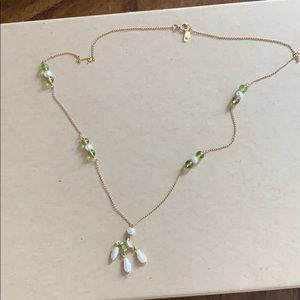 Pearl and light green quartz necklace